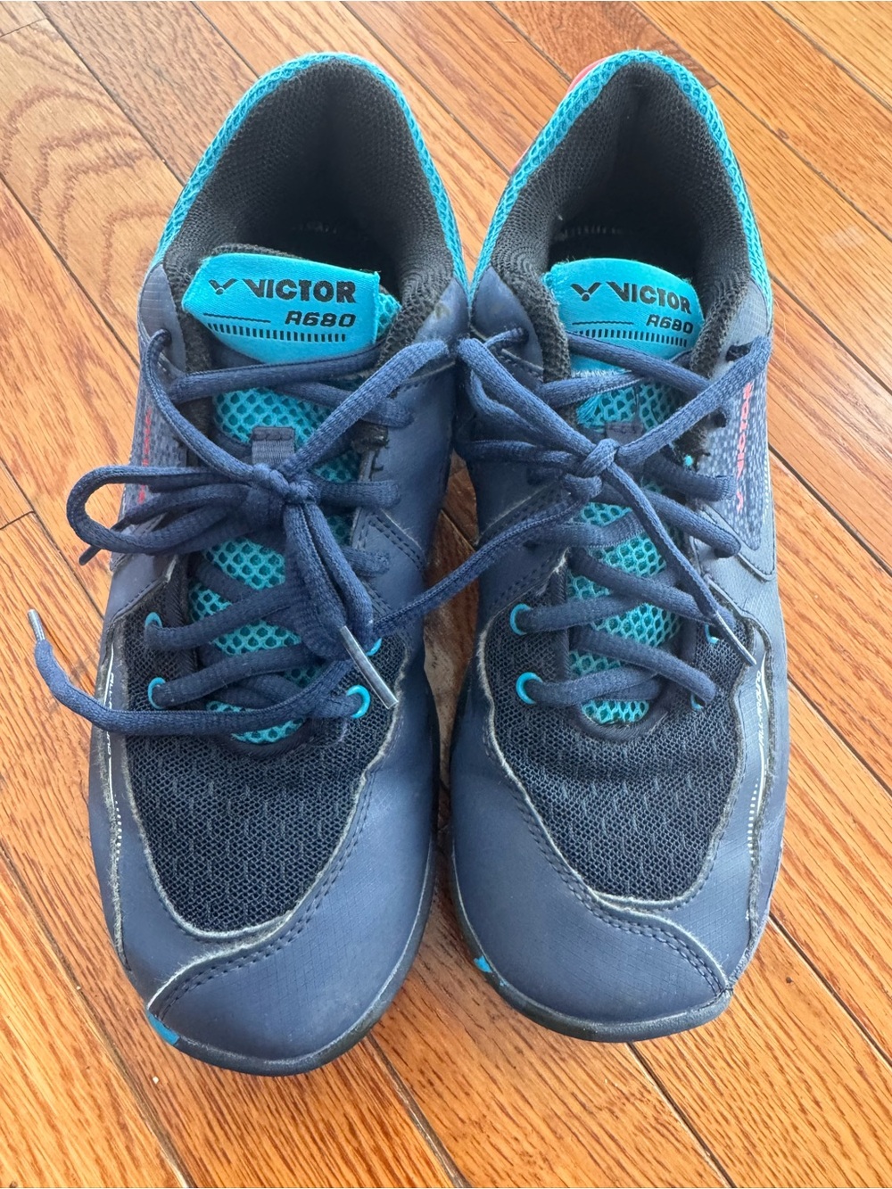 Victor A680 Navy & Teal Athletic Sneakers - size 7.5M